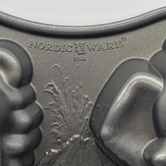 Nordic Ware Hungry Animals Cake Mold Hippo Monkey Lion Cast Aluminum Nordicware - Picture 2 of 14